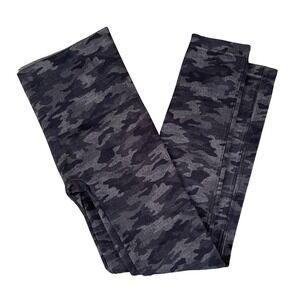 Spanx Women 1X / XL Black/Gray Camo Seamless Active Crop‎ Leggings Compression